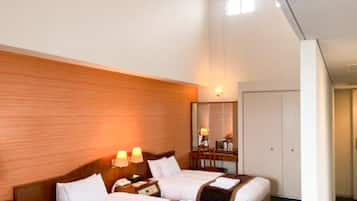 Executive Twin Room | Desk, iron/ironing board (on request), WiFi (free), bed sheets