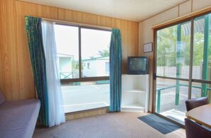 Economy-hytte (Sleeps 2) | Stue | LCD-tv