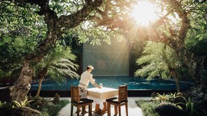 Couples’ dining - Awarta Nusa Dua Resort & Villas (Nusa Dua)