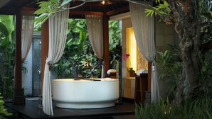 Jetted bathtub - Awarta Nusa Dua Resort & Villas (Nusa Dua)