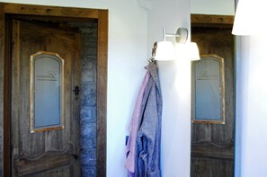 Comfort Double Room | Bathroom | Free toiletries, hair dryer, towels - La Buissonnière (Ferrieres)
