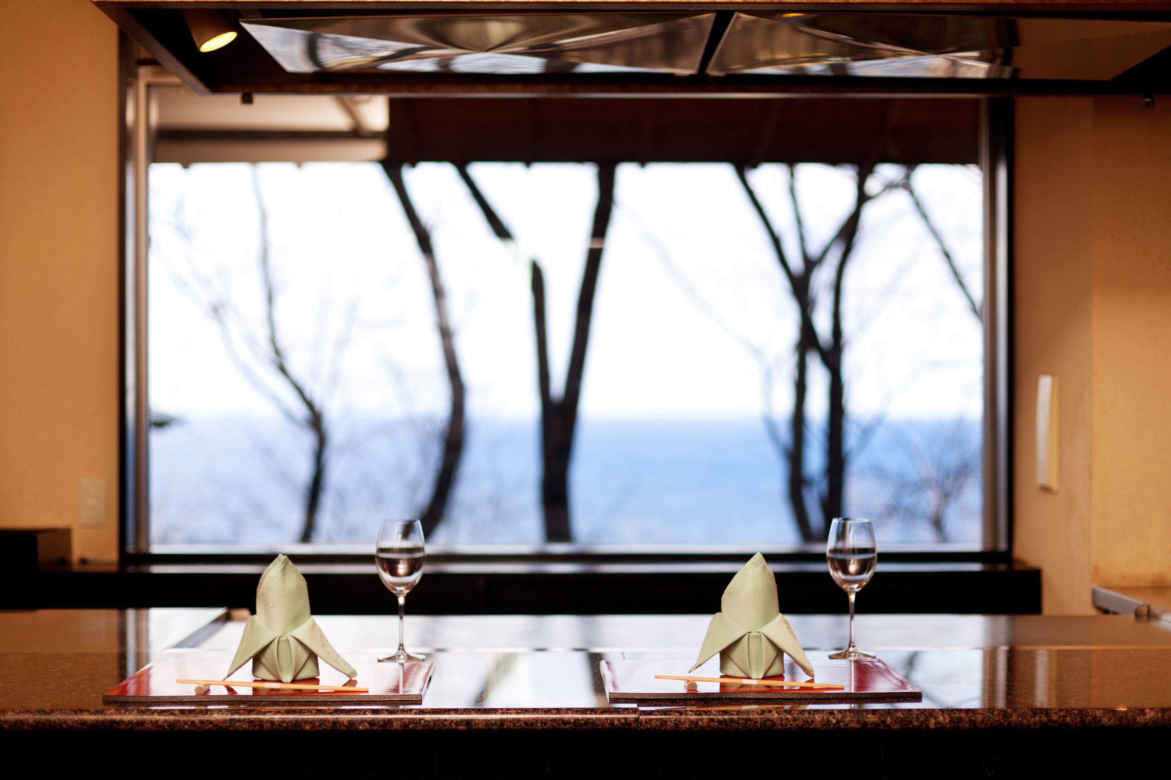 3 restaurants, breakfast, dinner served; french cuisine