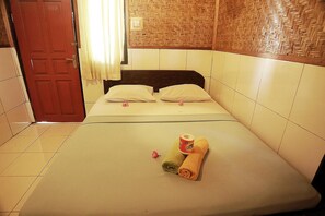 Standard Room | Desk, rollaway beds, free WiFi - Dua Nina Homestay (Gili Trawangan)