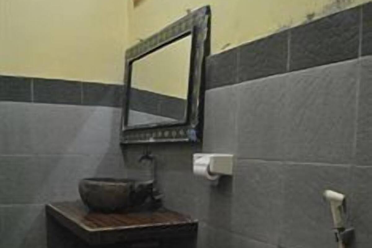 Superior Room, 1 Bedroom | Bathroom | Rainfall showerhead, hair dryer