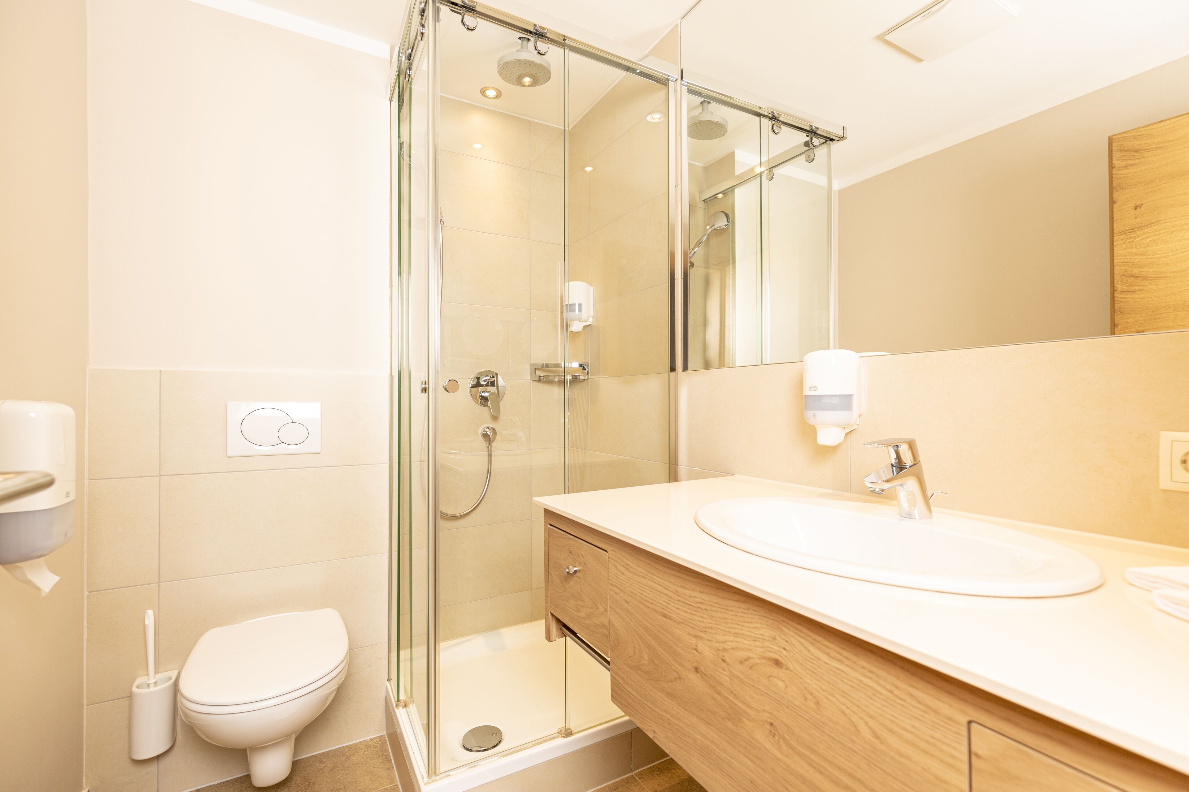 family suite ("hintertux") | bathroom | hair dryer, bathrobes, towels