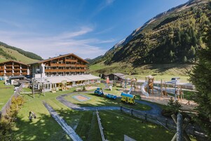 Área de juegos infantiles al aire libre