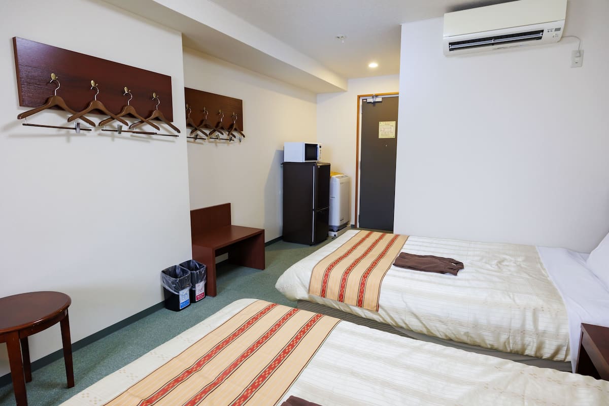 twin room, non smoking | free wifi, bed sheets