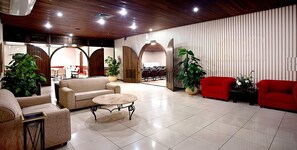 Coin salon dans le hall