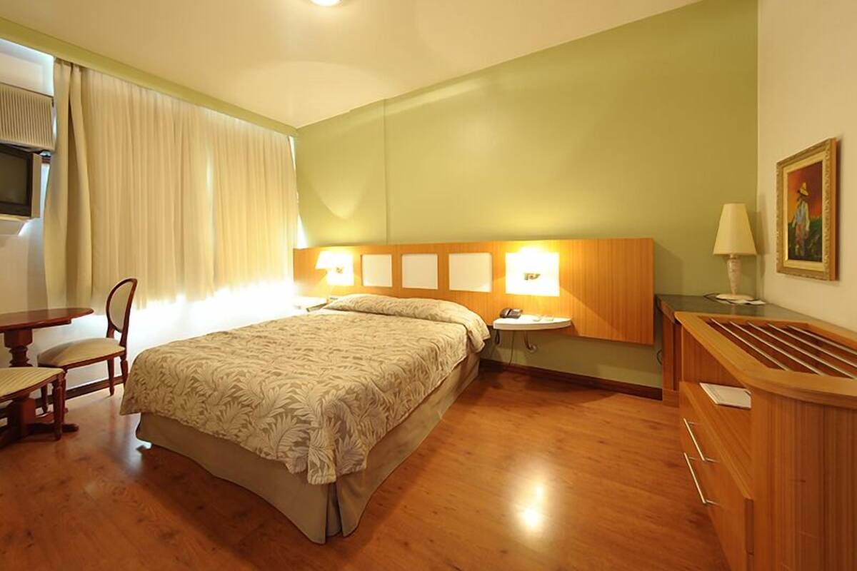Minibar, in-room safe, cribs (free), WiFi (free)