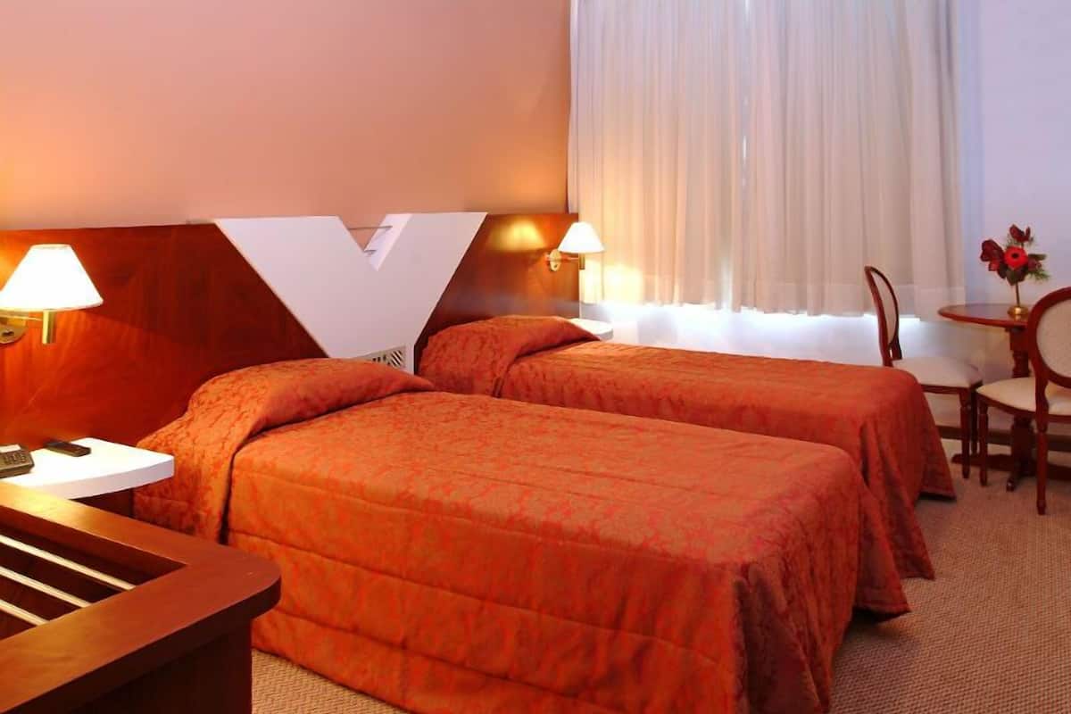 Triple Room | Minibar, in-room safe, cribs (free), WiFi (free)