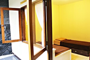 Lobby - De Orange Pasteur Guest House by HouseinBandung (Bandung)