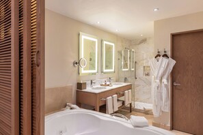 Douche, douche à « effet pluie », articles de toilette gratuits