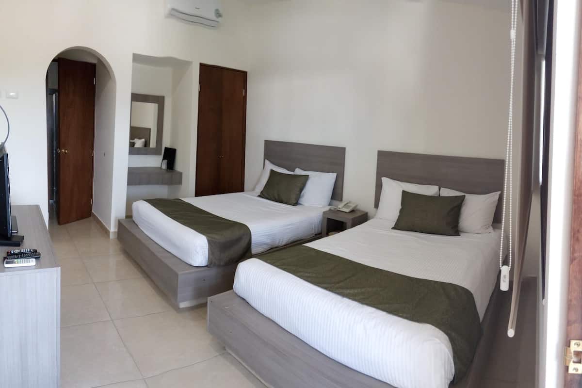 Desk, laptop workspace, iron/ironing board, free WiFi