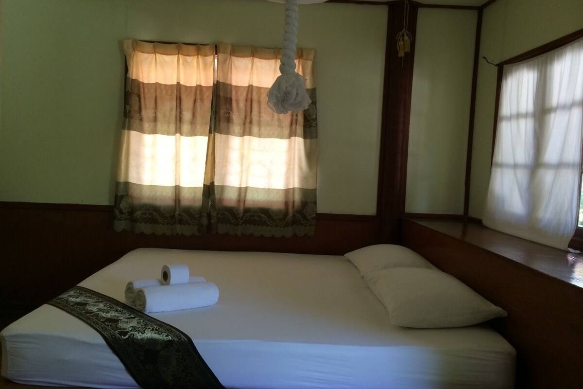 bungalow fan | free wifi