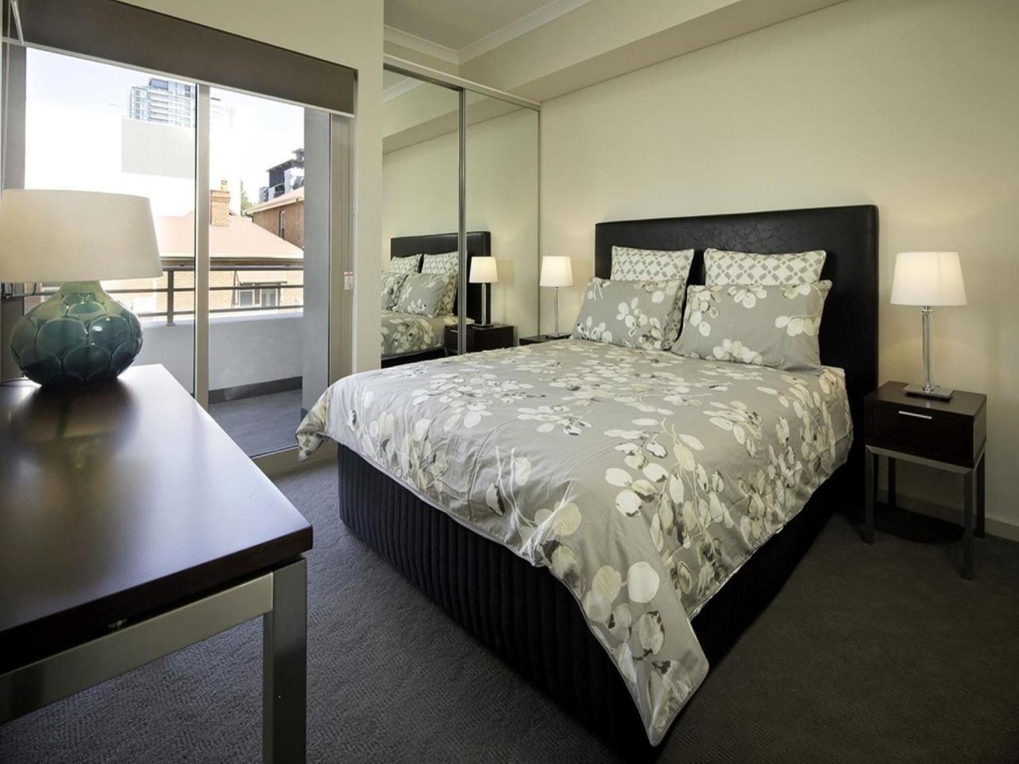Baileys Serviced Apartments — image 4