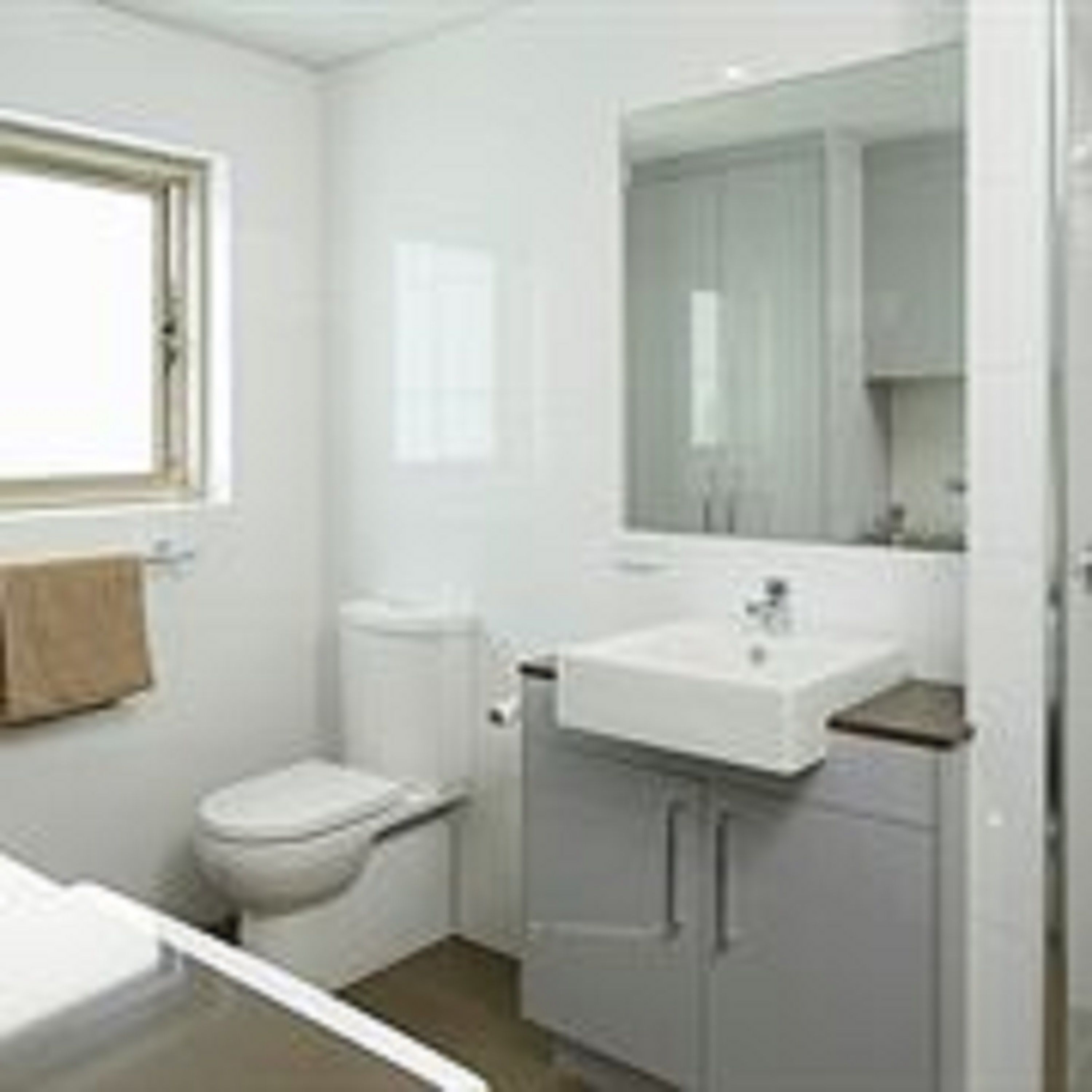 Baileys Serviced Apartments — image 9