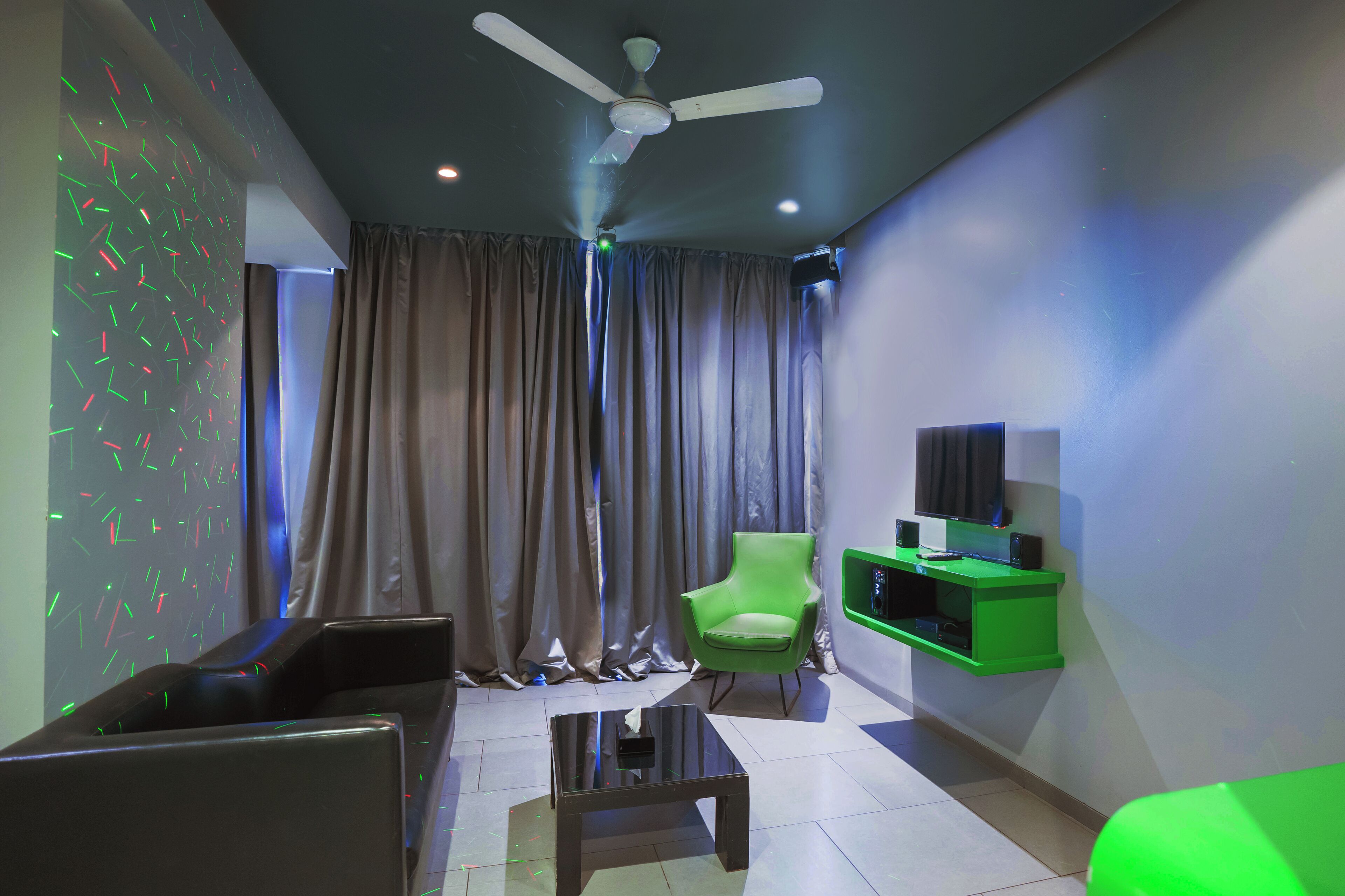 standard room | premium bedding, minibar, in-room safe, free wifi