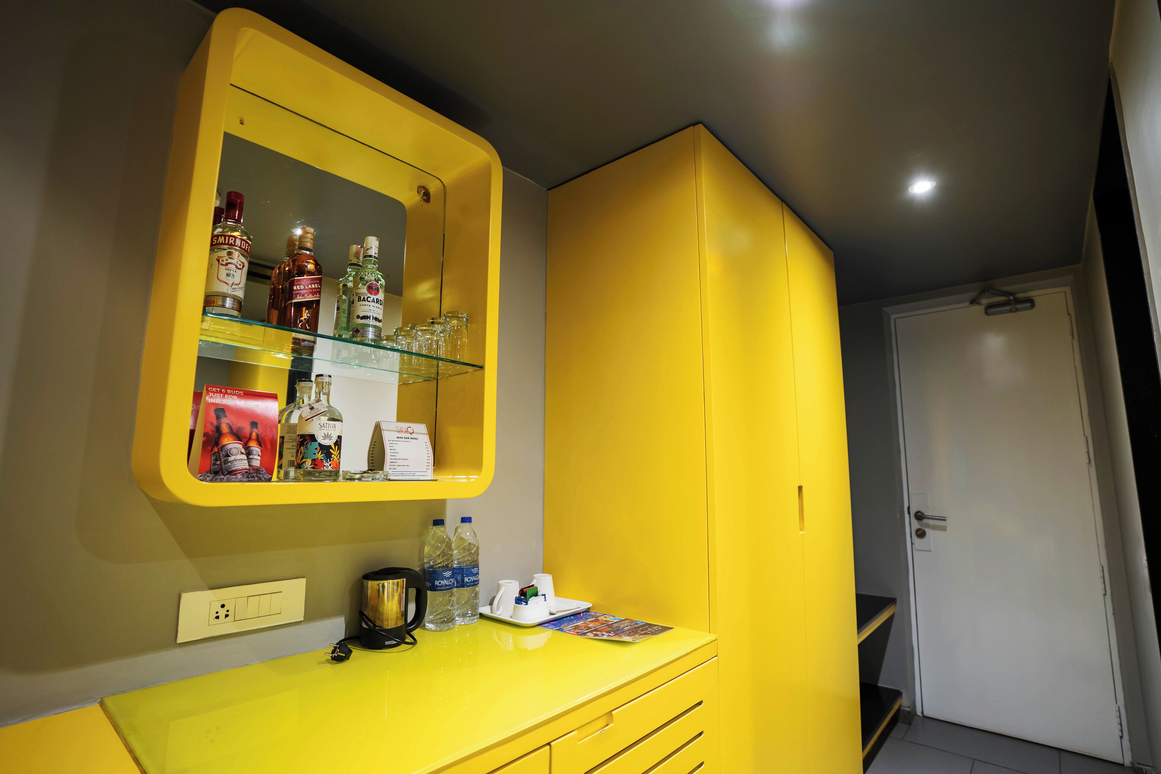 standard room | premium bedding, minibar, in-room safe, free wifi