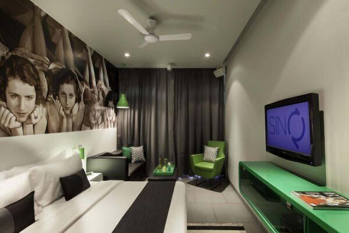 standard room | premium bedding, minibar, in-room safe, free wifi