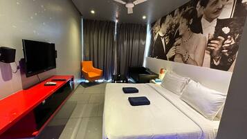 Standard Room | 1 bedroom, premium bedding, minibar, in-room safe