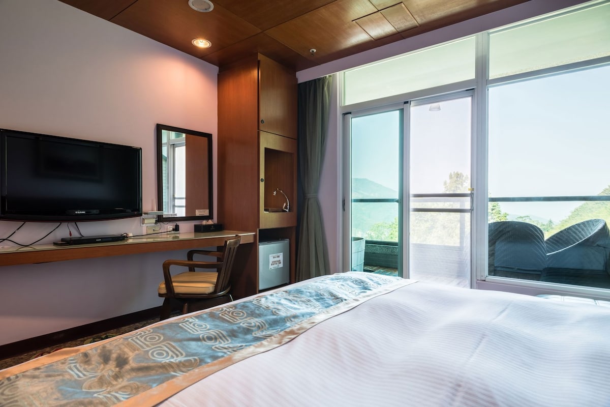 Couette en duvet d'oie, rideaux occultants, Wi-Fi gratuit, draps fournis