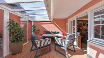 Junior-huoneisto, useita sÀnkyjÀ (small) | Terassi/patio