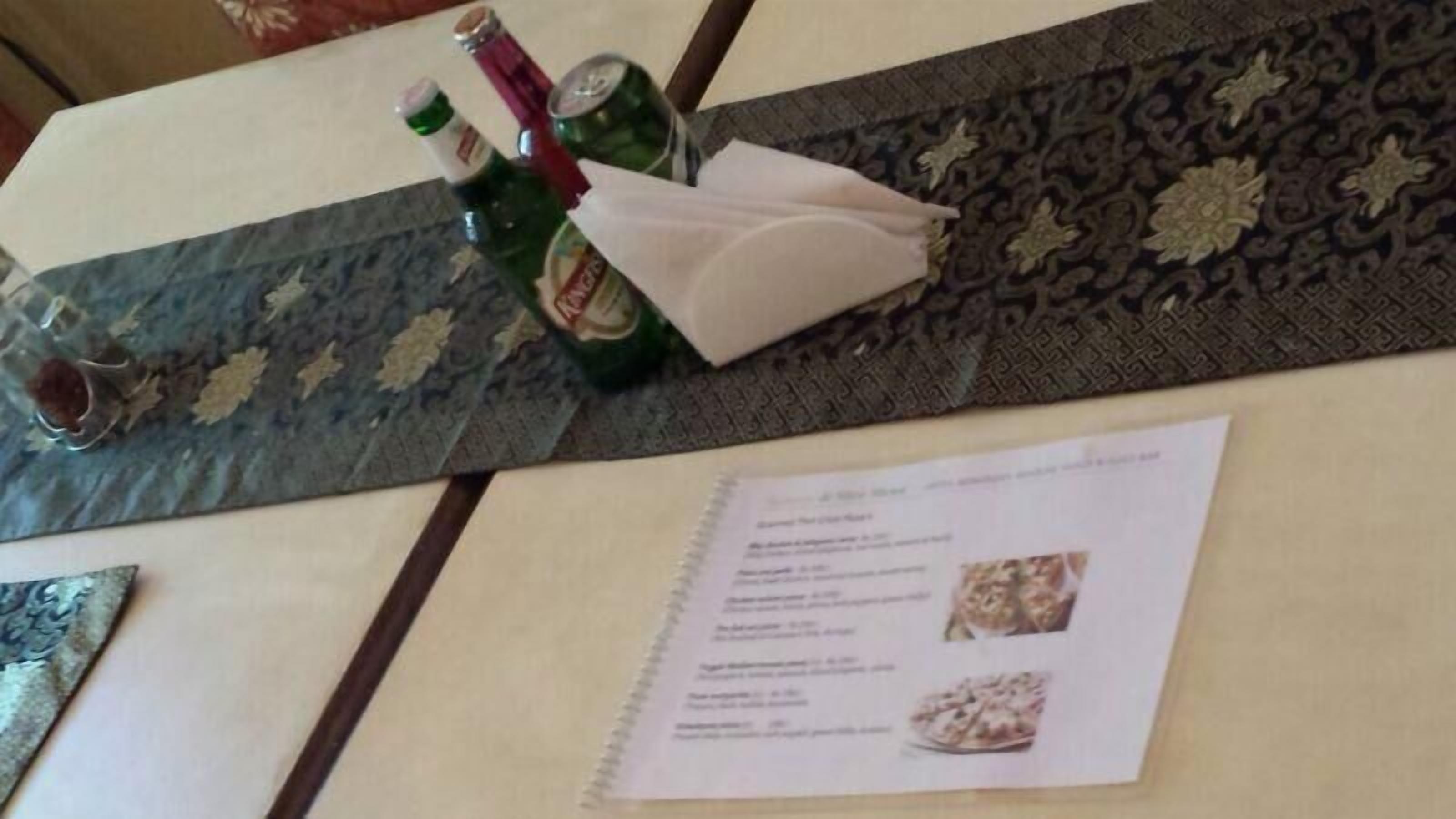 2 restaurants, breakfast, lunch, dinner served; chinese cuisine