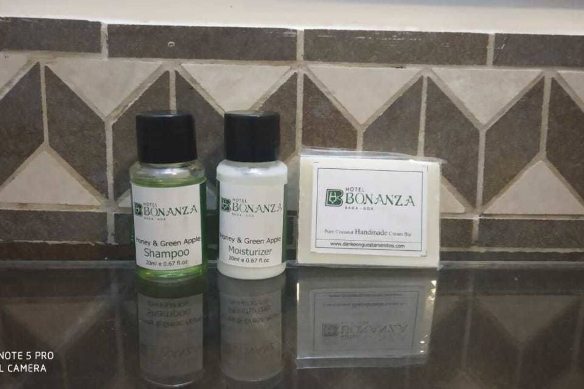 deluxe room (ac ) | blackout curtains, iron/ironing board, free wifi