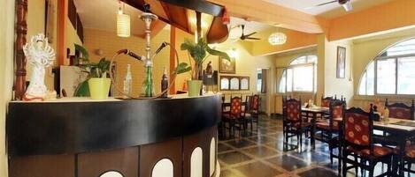 2 restaurants, breakfast, lunch, dinner served; Chinese cuisine