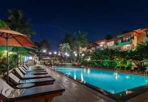 Outdoor pool - So My Resort (Calangute)