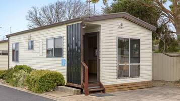 Standard 2 Bedroom Cabin - Pet Friendly | Terrace/patio