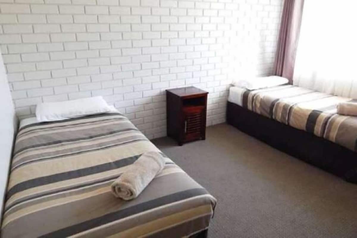 In-room safe, iron/ironing board, free WiFi, bed sheets