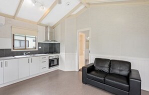 Superior Spa Cabin | Living area - Discovery Parks - Warrnambool (Warrnambool)