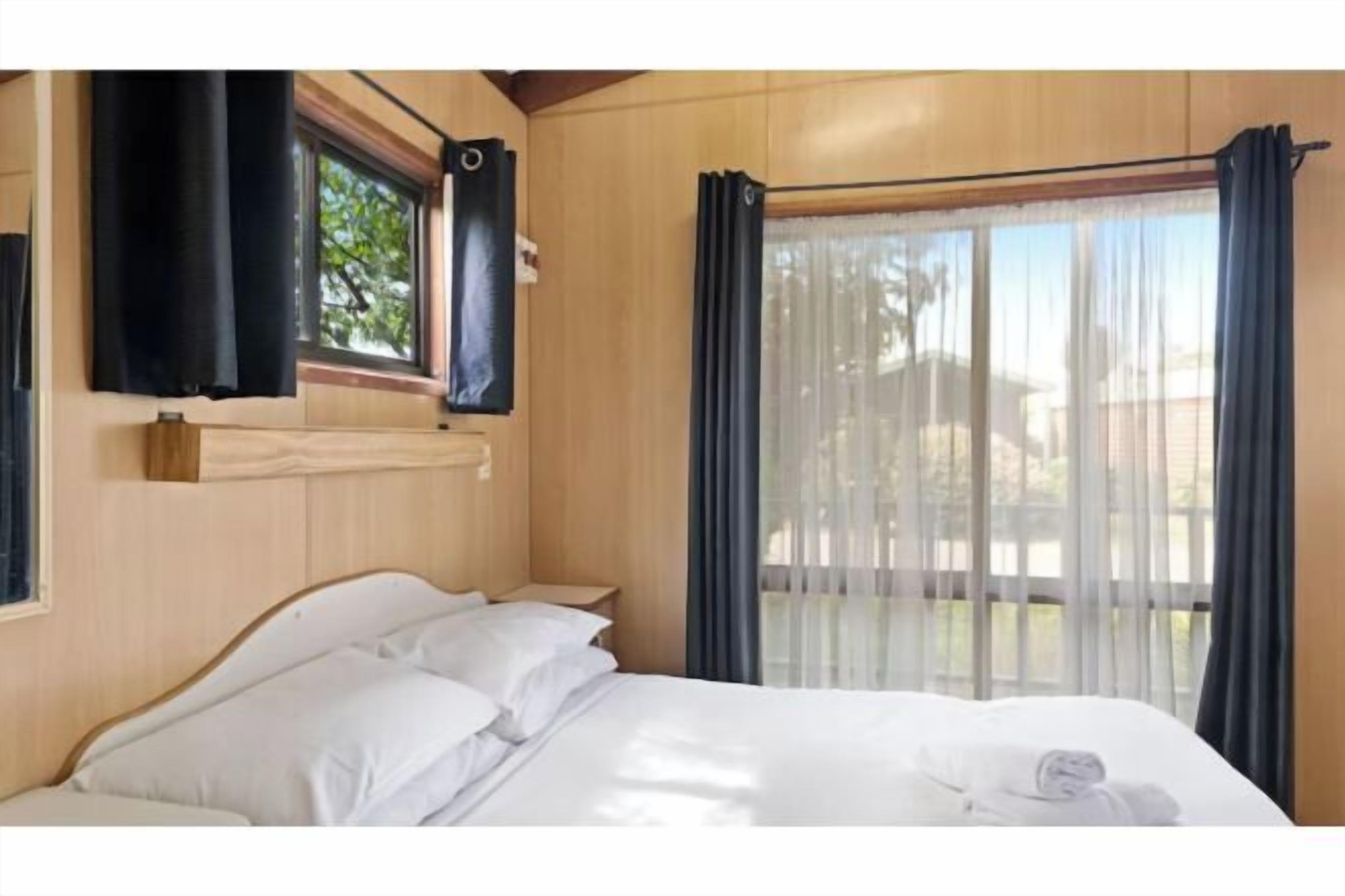 In-room safe, iron/ironing board, free WiFi, bed sheets