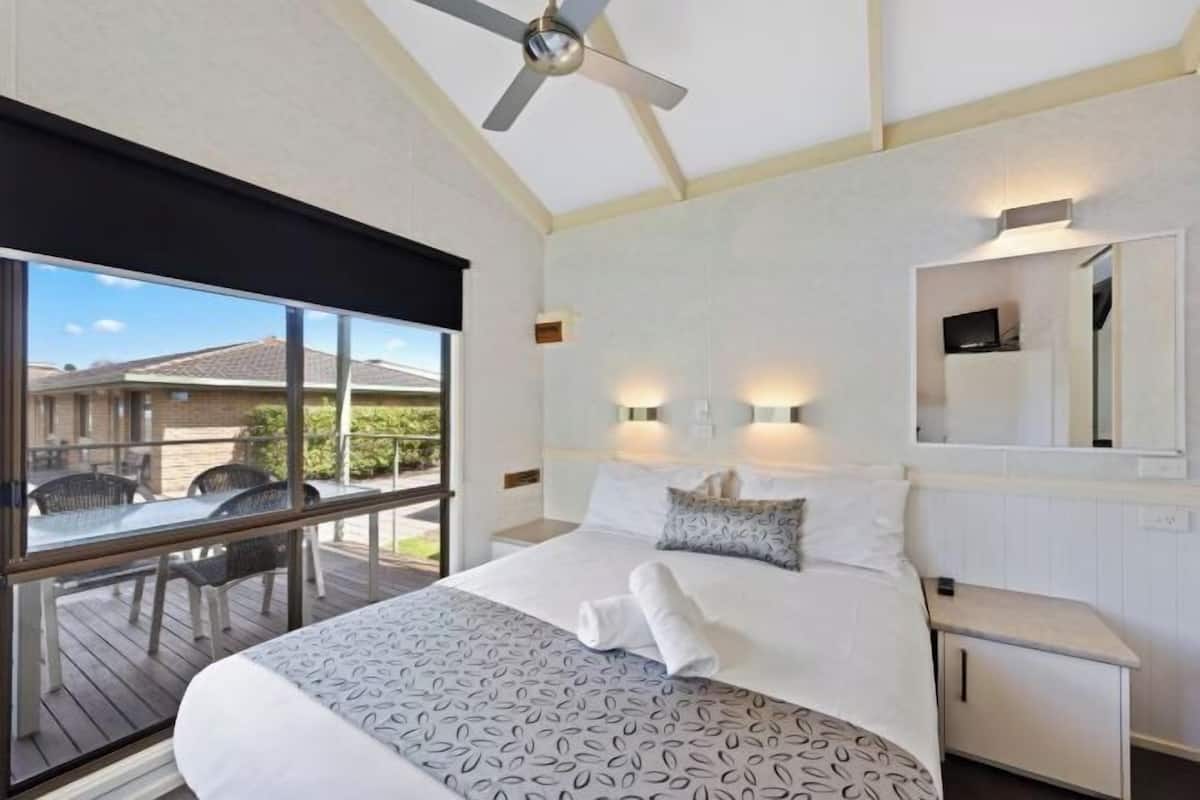 In-room safe, iron/ironing board, free WiFi, bed sheets