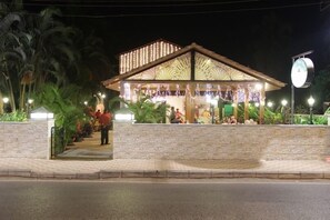 Front of property - evening/night - Sea Mist Resort (Candolim)