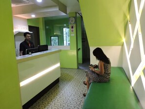Lobby - Merlin Hotel (George Town)