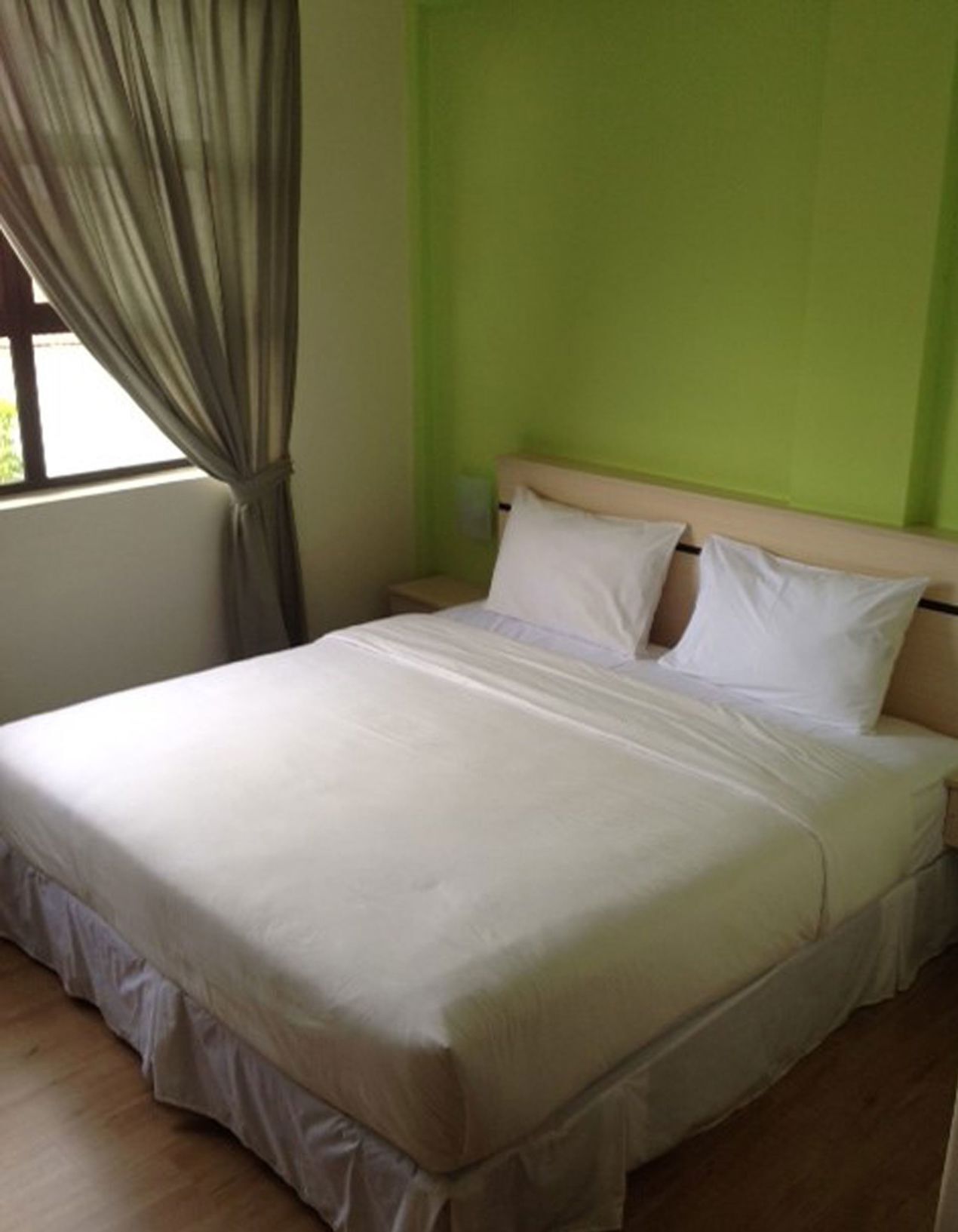 In-room safe, desk, iron/ironing board, free WiFi