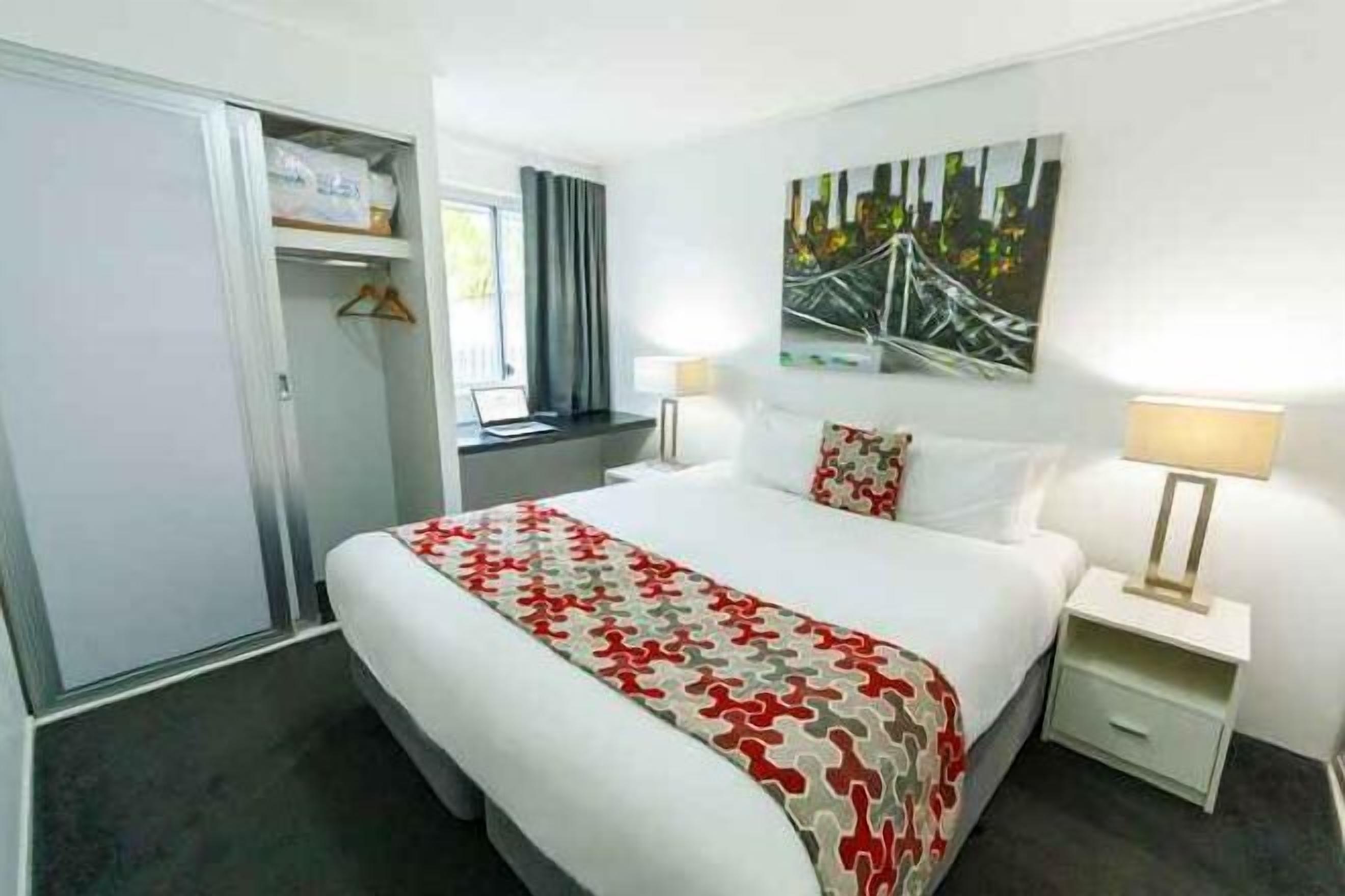 1 bedroom, individually decorated, individually furnished, soundproofing