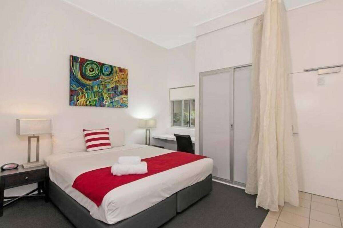 1 bedroom, individually decorated, individually furnished, soundproofing