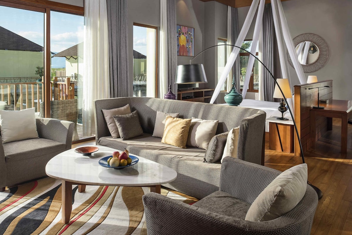 1 bedroom, premium bedding, minibar, in-room safe