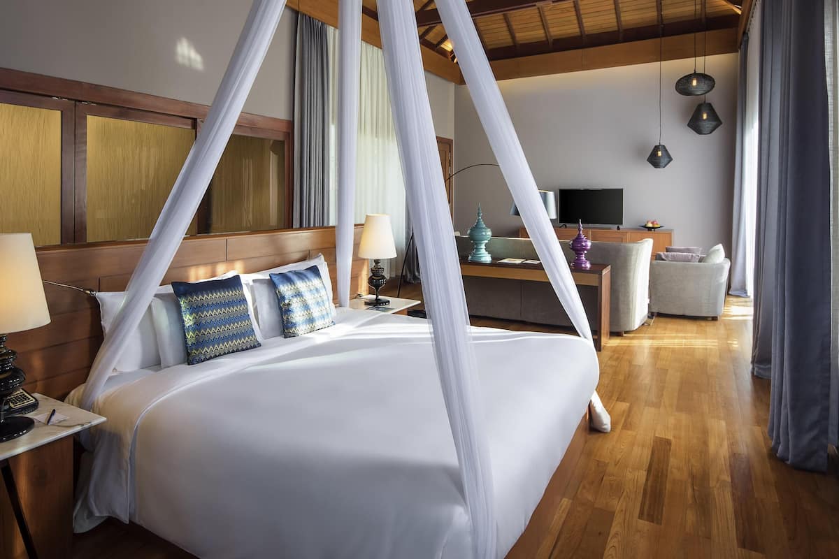 1 bedroom, premium bedding, minibar, in-room safe
