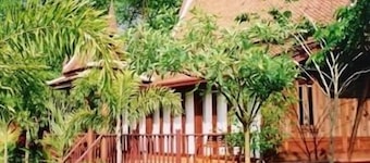 Petchvarin Resort