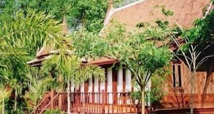 Petchvarin Resort