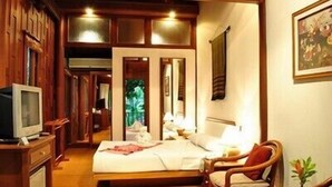 Minibar, cortinas opacas, camas supletorias y wifi gratis