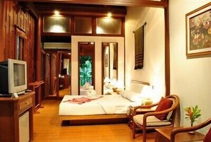 Minibar, blackout drapes, rollaway beds, free WiFi