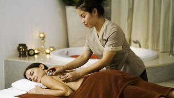 Espace de soins pour les couples, soins d'aromathérapie, massages thaïs