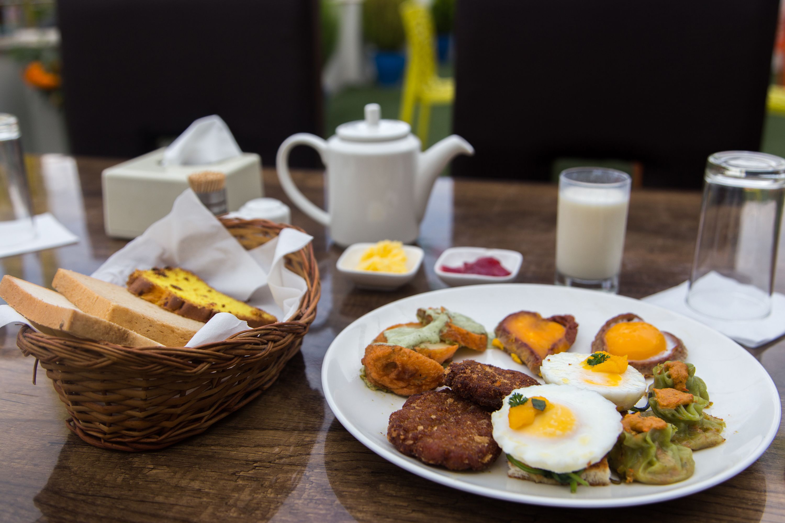 Daily English breakfast (USD 7 per person)