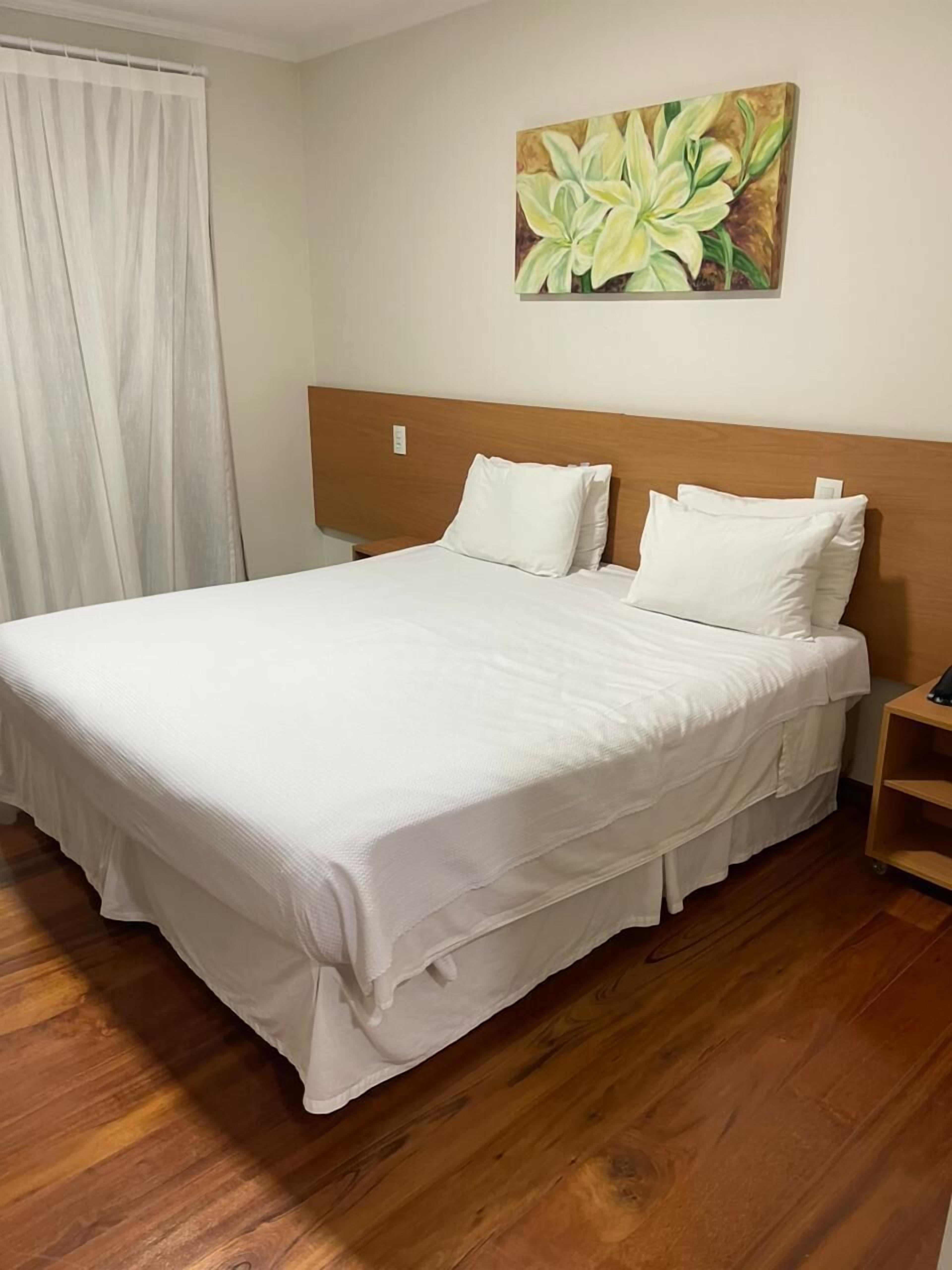 Bureau, rideaux occultants, Wi-Fi gratuit, draps fournis