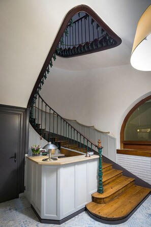 Reception - Hôtel de la Paix (La Rochelle)